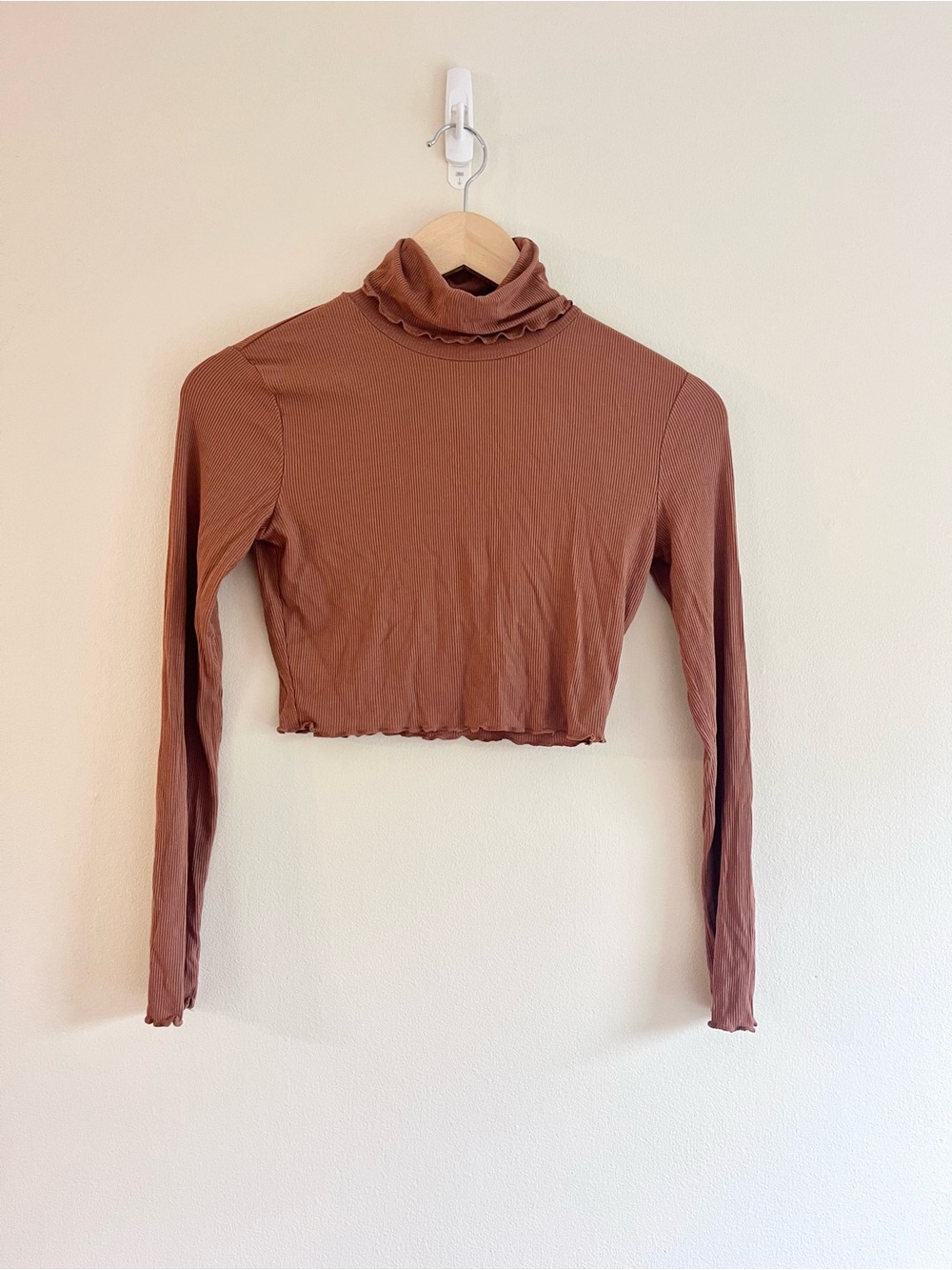 Wild Honey Women's Long Sleeve Cropped Lettuce Hem Turtleneck Top - Burnt Orange